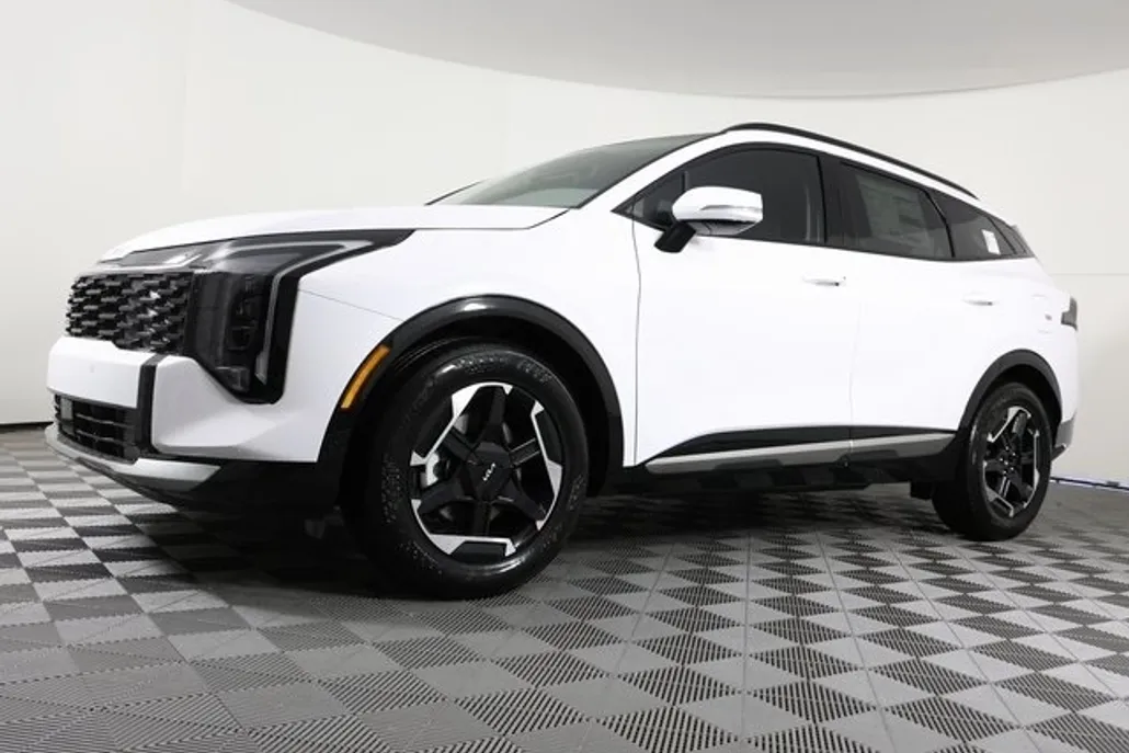 2026 Kia Sportage SX photo 1
