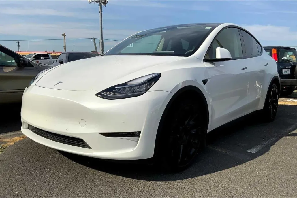2022 Tesla Model Y Long Range photo 1