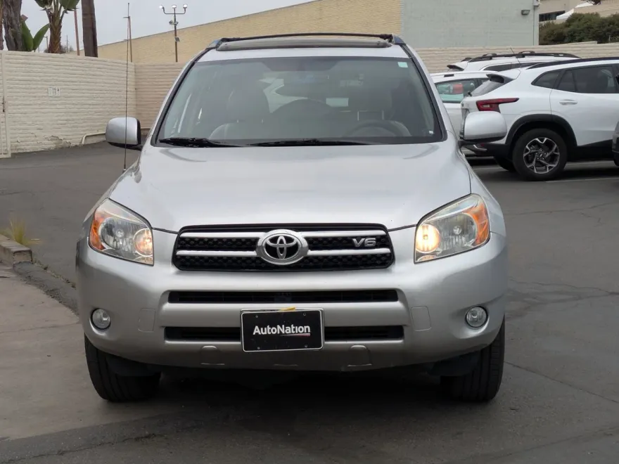 2007 Toyota RAV4 Limited photo 1