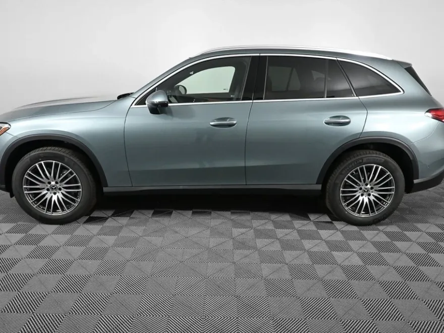2026 Mercedes Benz GLC 300 photo 1