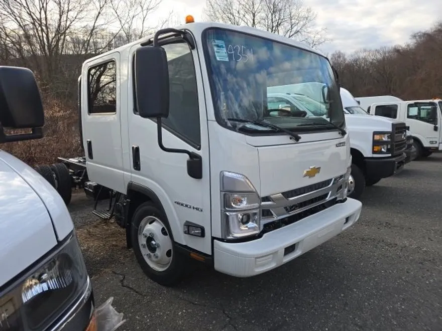 2024 Chevrolet Silverado 4500HD photo 1