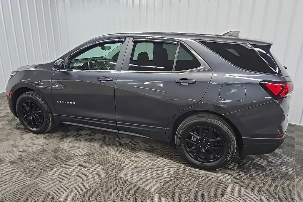 2022 Chevrolet Equinox LT photo 1