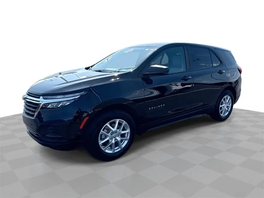 2024 Chevrolet Equinox LS photo 1