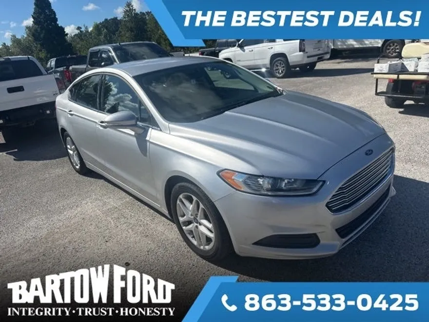 2016 Ford Fusion SE photo 1