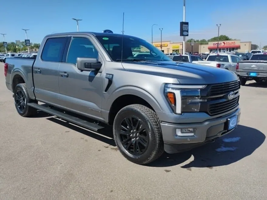 2025 Ford F-150 Platinum photo 1