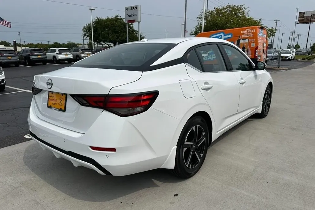 2025 Nissan Sentra SV photo 1