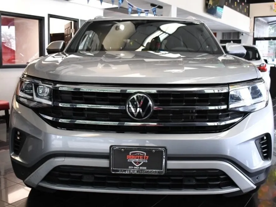 2022 Volkswagen Atlas Cross Sport V6 SEL photo 1
