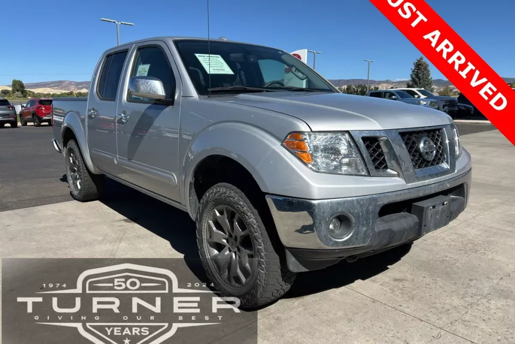 2014 Nissan Frontier SL photo 1