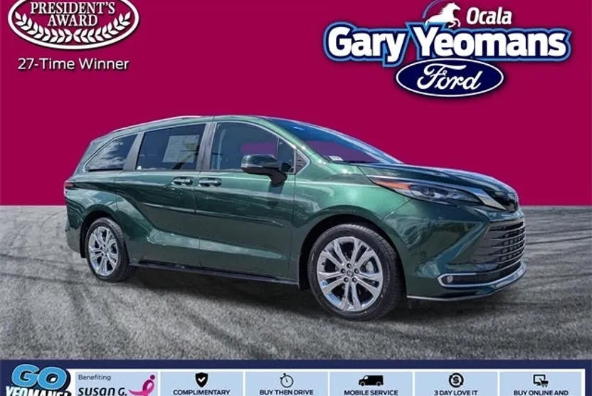 2024 Toyota Sienna Platinum photo 1