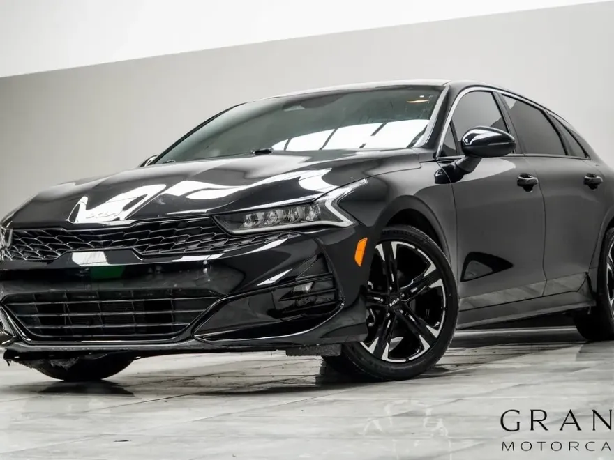 2022 Kia K5 GT-Line photo 1