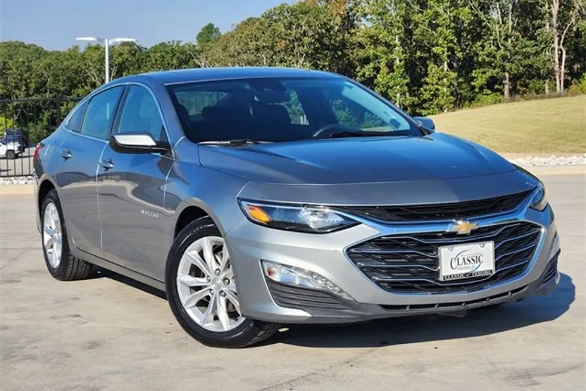 2024 Chevrolet Malibu 1LT photo 1