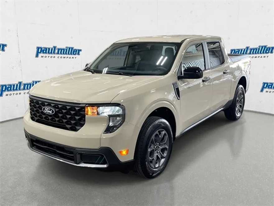 2025 Ford Maverick XLT photo 1
