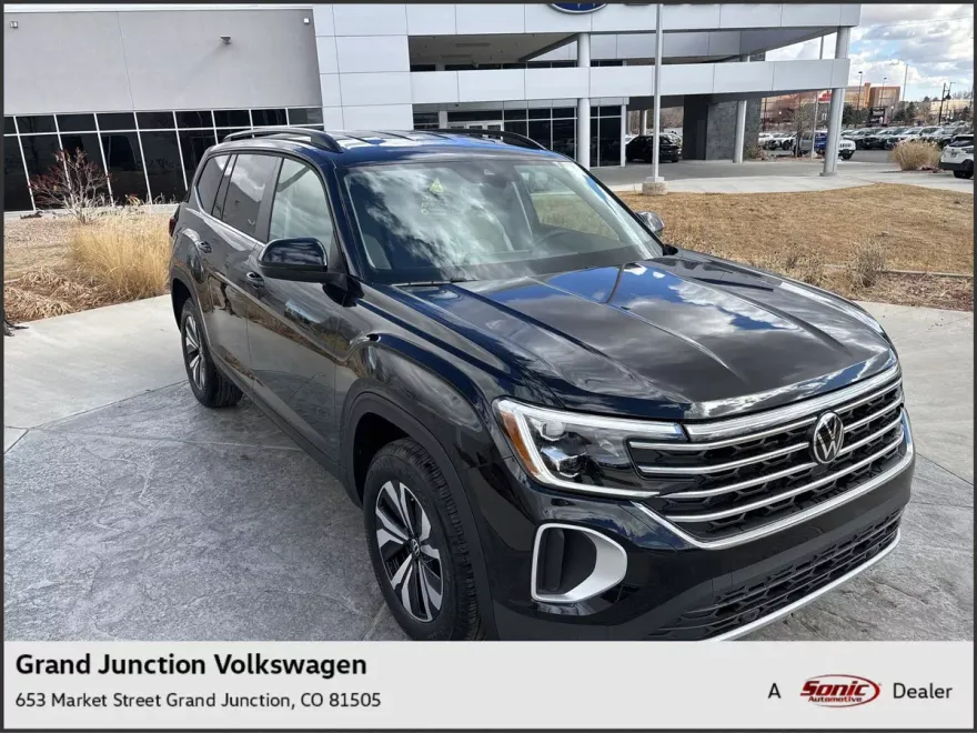 2025 Volkswagen Atlas SE photo 1
