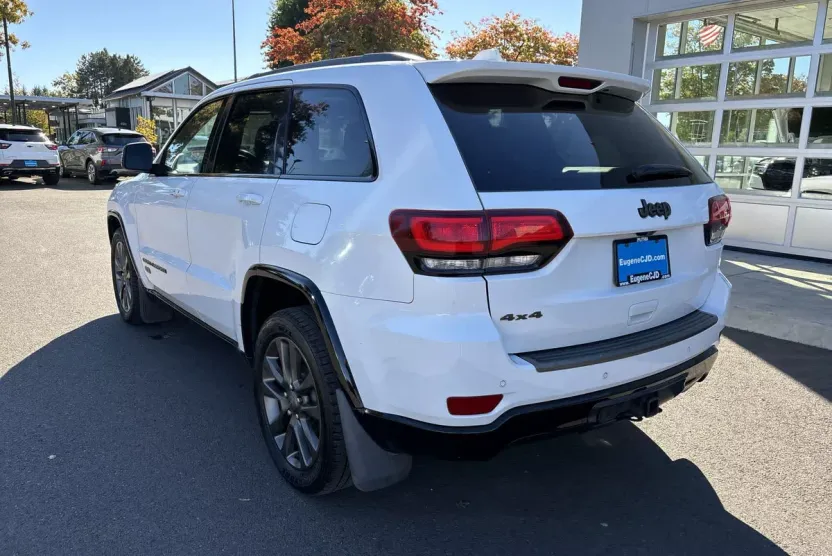 2016 Jeep Grand Cherokee Limited photo 1