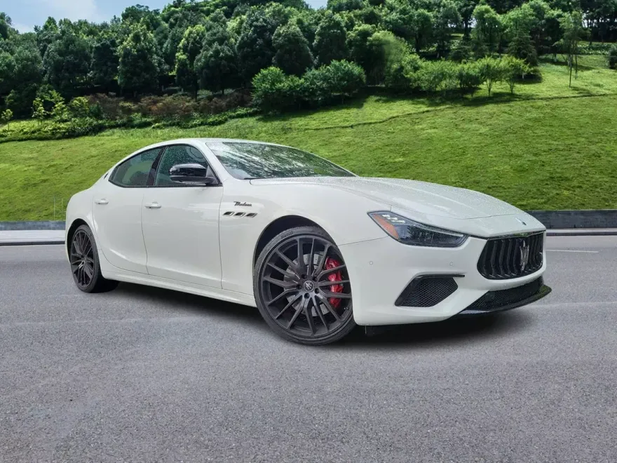 2024 Maserati Ghibli Modena Q4 photo 1
