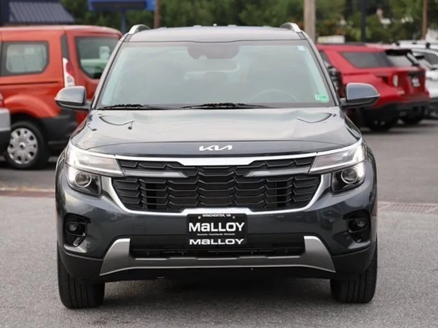 2024 Kia Seltos S photo 1
