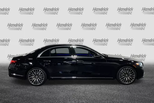 2026 Mercedes Benz S 580 4MATIC photo 2