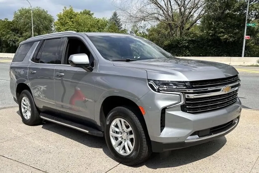 2023 Chevrolet Tahoe LT photo 1