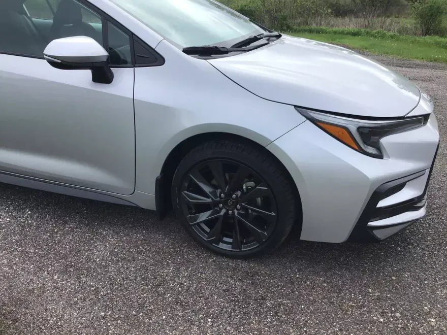 2024 Toyota Corolla SE photo 4
