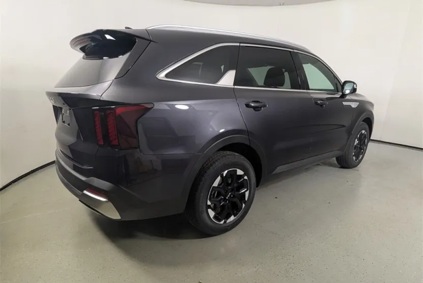 2026 Kia Sorento S photo 1
