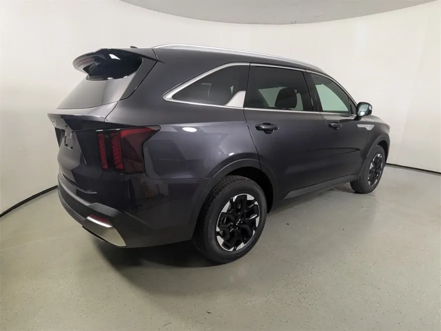 2026 Kia Sorento S photo 1