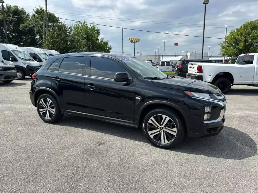 2020 Mitsubishi Outlander Sport ES photo 1