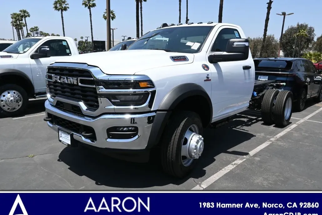 2025 Ram 5500 Tradesman photo 1