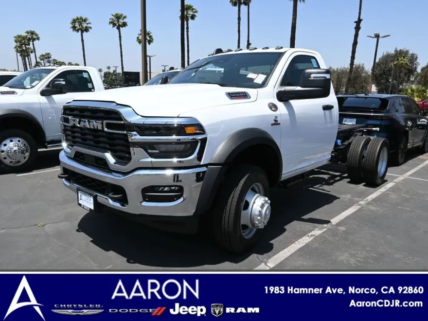 2025 Ram 5500 Tradesman photo 1