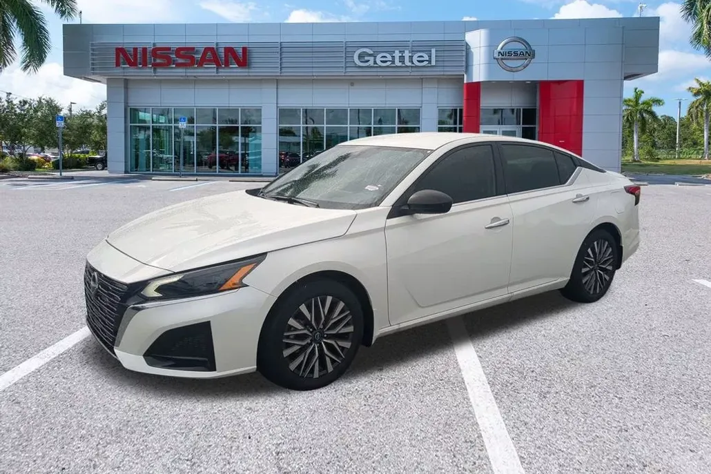2025 Nissan Altima 2.5 SV photo 1