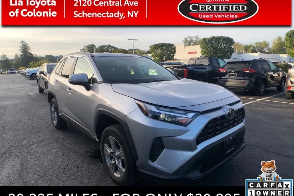 2024 Toyota RAV4 XLE photo 1