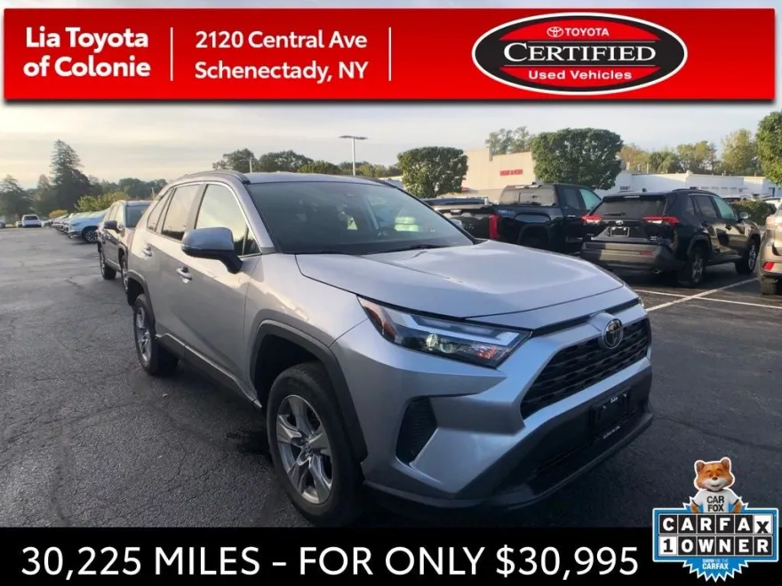 2024 Toyota RAV4 XLE photo 1