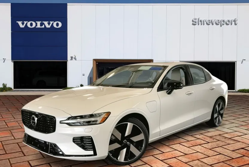 2024 Volvo S60 Recharge T8 Plus photo 1