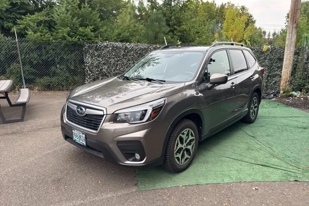 2021 Subaru Forester Premium photo 1