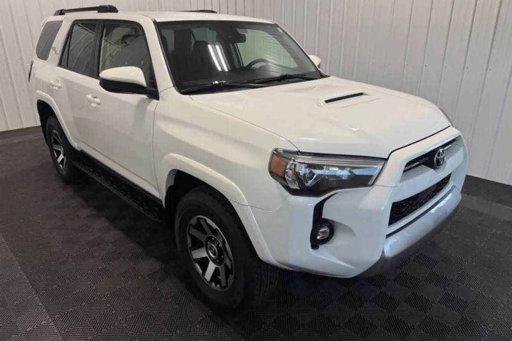 2024 Toyota 4Runner TRD Off-Road photo 1