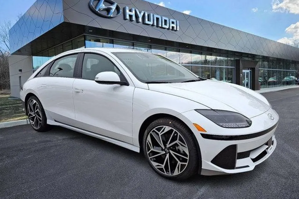 2025 Hyundai Ioniq 6 SEL photo 1