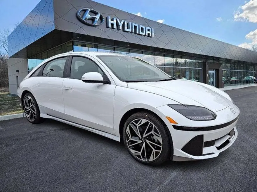 2025 Hyundai Ioniq 6 SEL photo 1