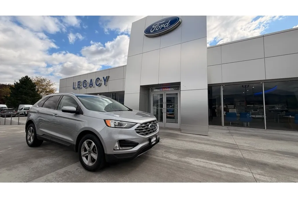 2021 Ford Edge SEL photo 1