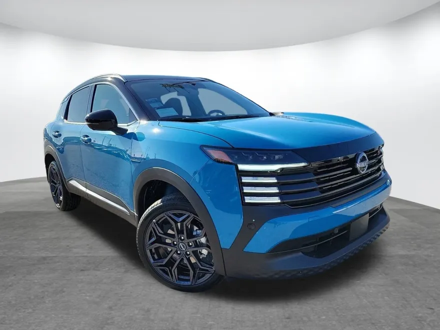 2025 Nissan Kicks SR photo 1