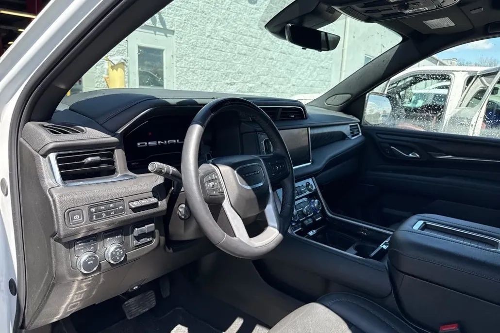 2024 Gmc Yukon Denali photo 1