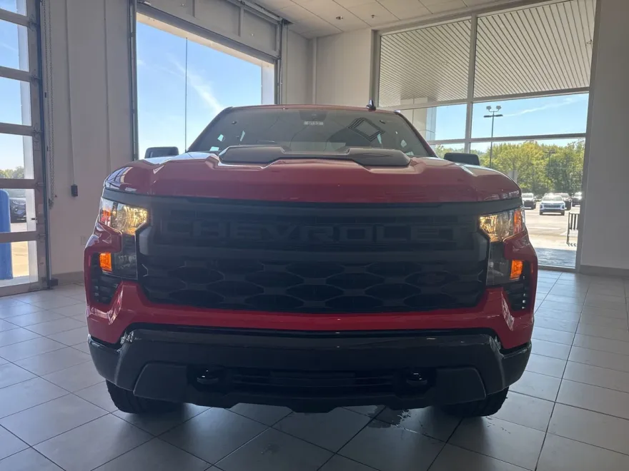 2026 Chevrolet Silverado 1500 Custom Trail Boss photo 1