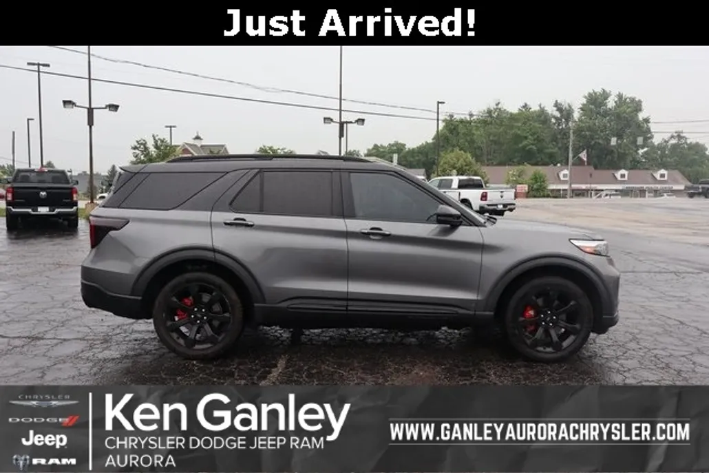 2021 Ford Explorer ST photo 1