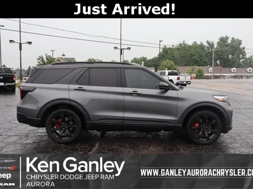2021 Ford Explorer ST photo 1