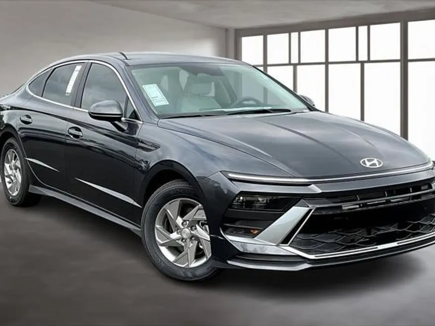 2025 Hyundai Sonata SE photo 1