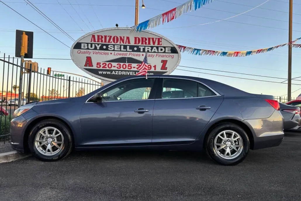 2013 Chevrolet Malibu LS photo 1