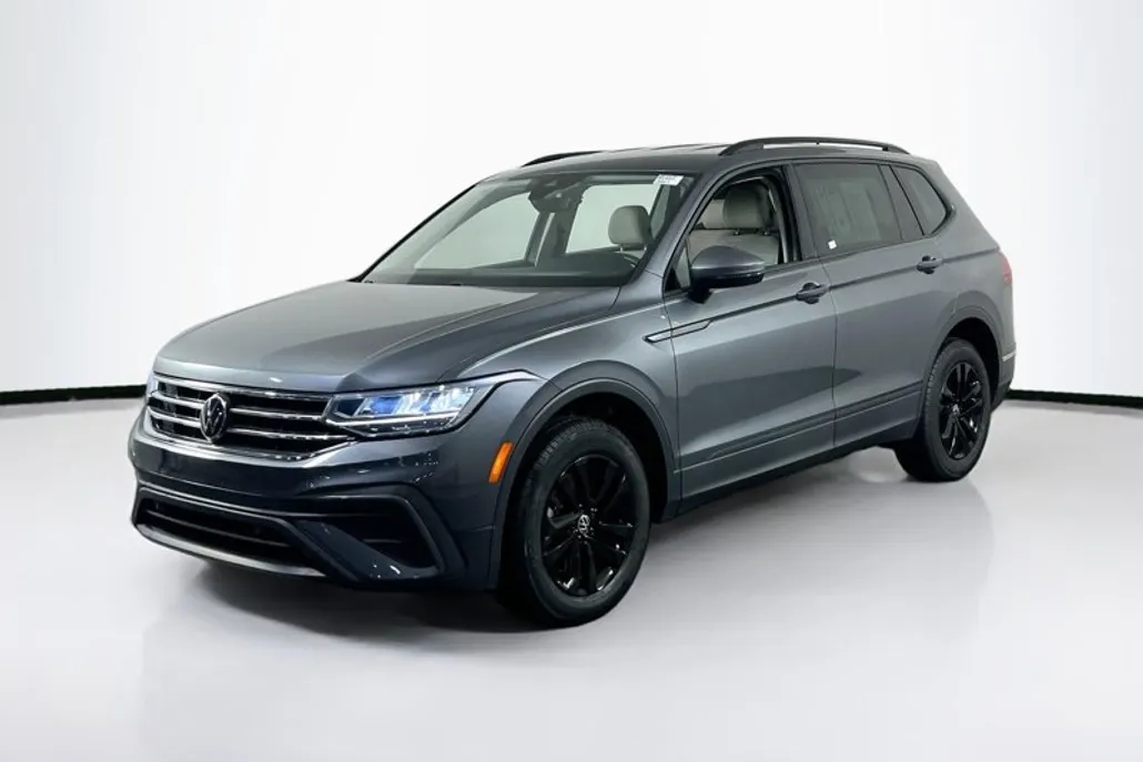 2022 Volkswagen Tiguan S photo 1