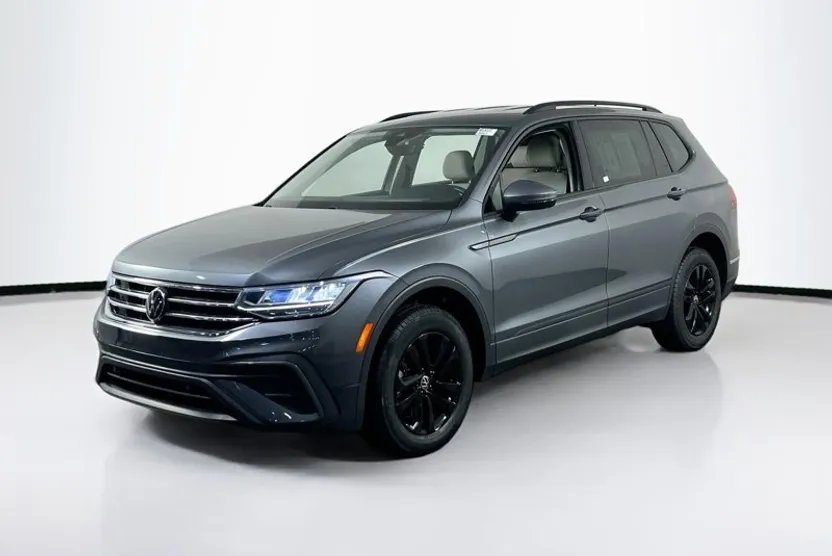 2022 Volkswagen Tiguan S photo 1