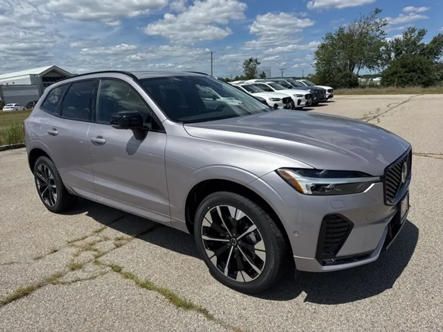 2026 Volvo XC60 B5 Plus photo 1