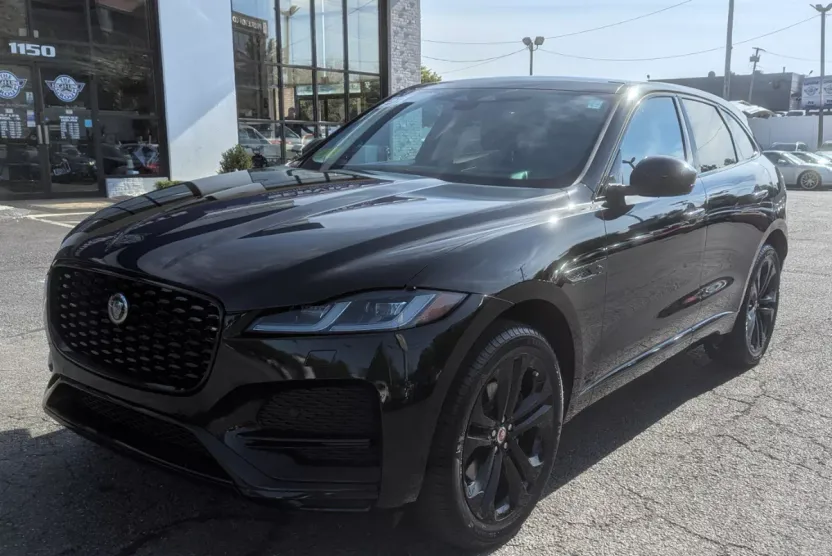 2023 Jaguar F-PACE S P250 photo 1