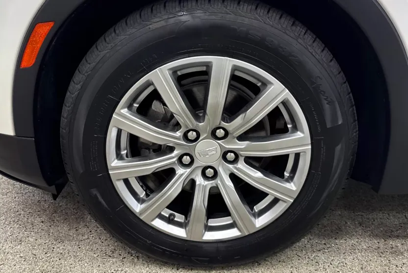 2019 Cadillac XT4 Premium Luxury photo 1