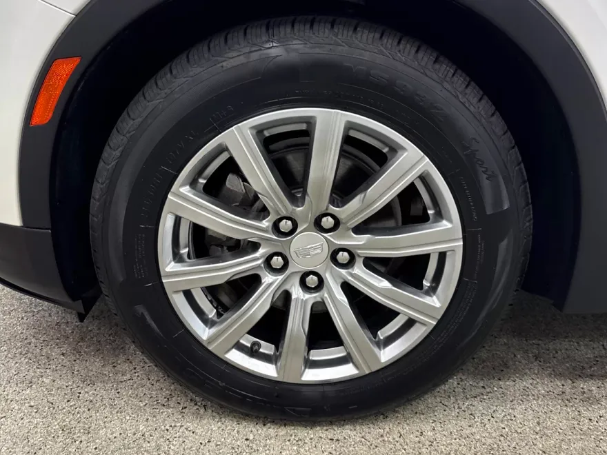 2019 Cadillac XT4 Premium Luxury photo 1